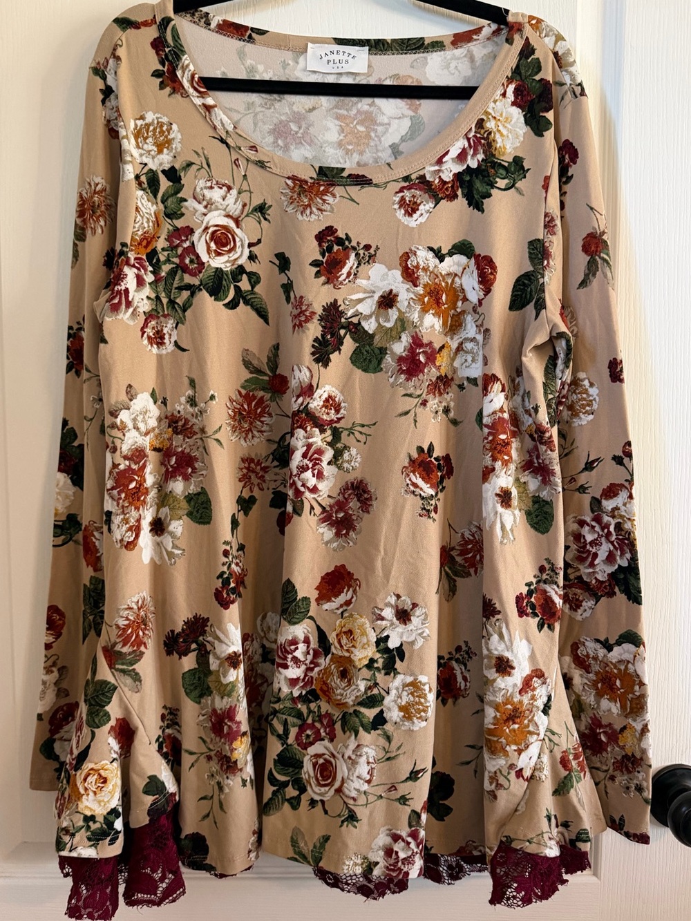 Janette Plus Floral Long Sleeve Top w/Faux Lace Lining. Size 1X (super soft)